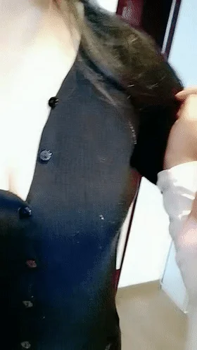 【自转】【eD2k链接】【剧情演绎】给老妈下药，瞬间变得骚得不得了️下面逼逼痒需要儿子大鸡巴止痒，一顿猛艹内射！【333.31M/1v】