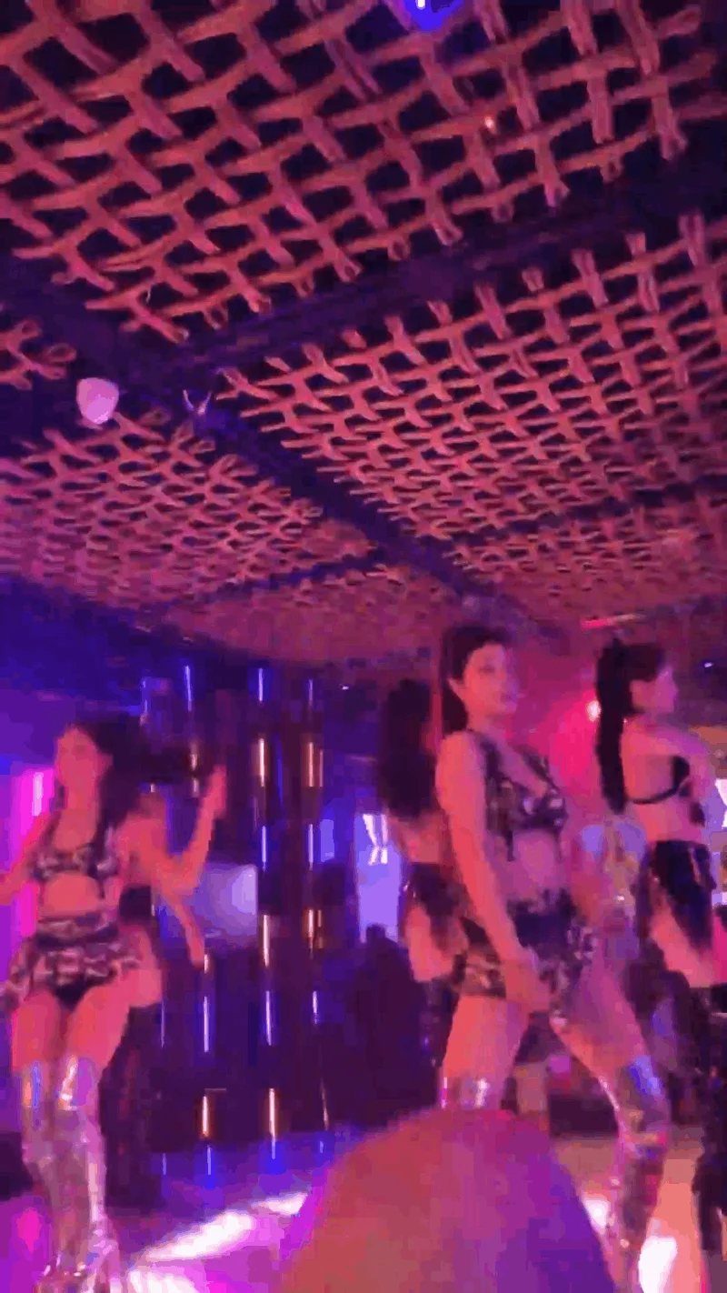 【自转】【115ed2k】【越南夜店26】现场热舞 专攻下半身视角 各种摇臀【37V/7.73G/1配额】
