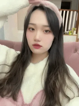 【自转】【eD2k链接】极品反差婊️漂亮大学生美眉被金主包养，金主找来朋友一起3P，前后夹击吞吊与艹逼兼具！【192.61M/1v】