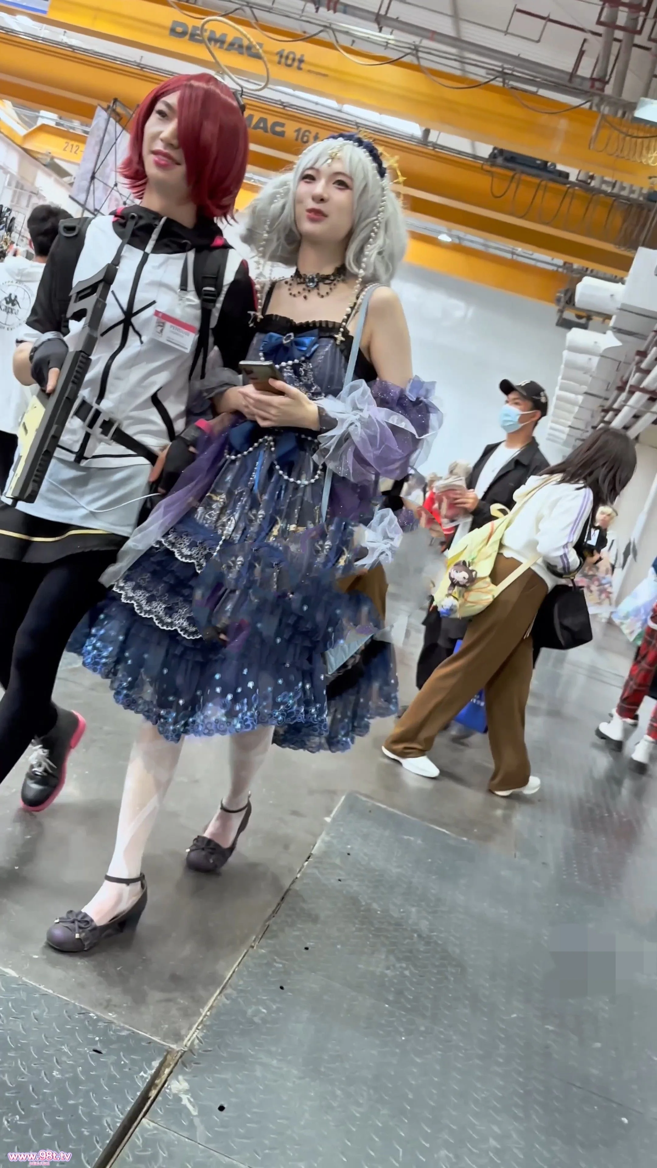 【自转】【115ED2K】【KFC】洛丽塔裙学生妹和闺蜜逛街白丝过膝袜白色内前后抄底 【1G/1V】