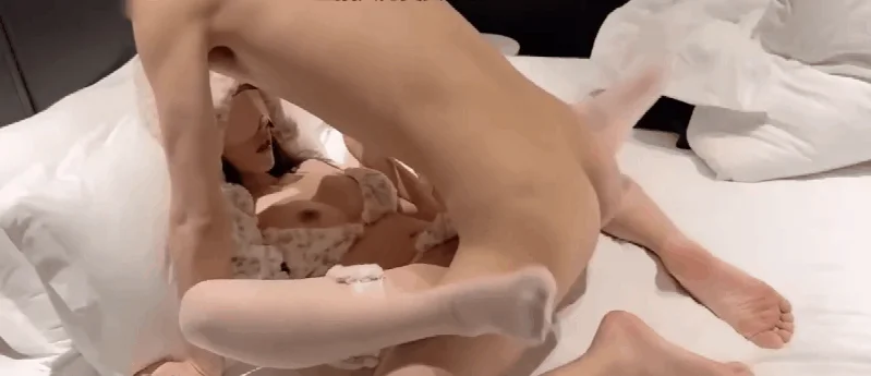【自转】【115ED2K】我的舞蹈系校花女友日常性爱自拍无套深插粉嫩骚穴天使的脸蛋魔鬼身材全程诱惑淫荡呻吟【686M/1V】